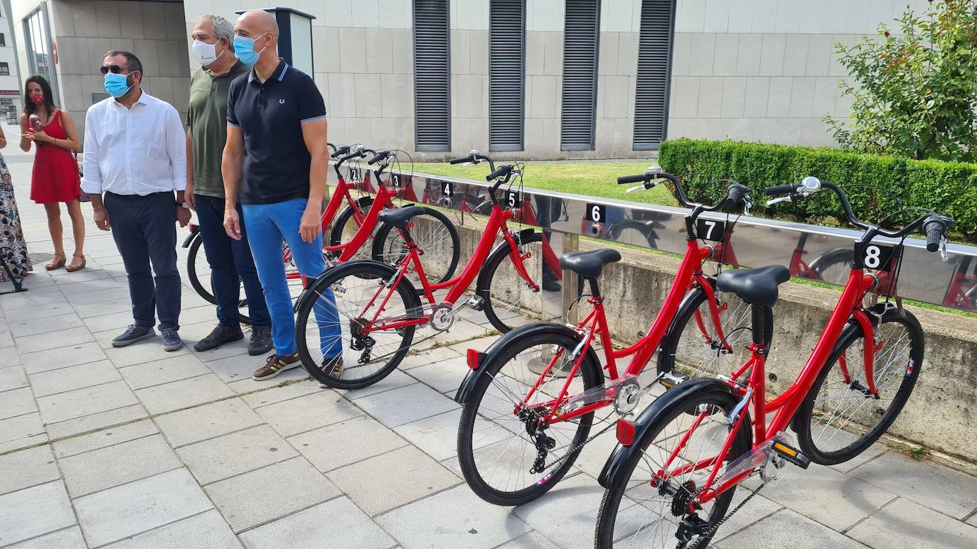 El Ayuntamiento de León acomete un plan 'renove' para reactivar las bicis de uso público en el marco del plan para conseguir una «ciudad sostenible». La inversión final alcanzará los 300.000 euros. 