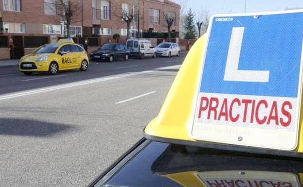 Las autoescuelas leonesas retoman cifras de matriculación similares a las de otros años. 