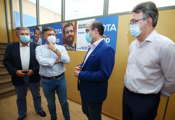 Fotos: Comparecencia del secretario autonómico del PP en Ponferrada