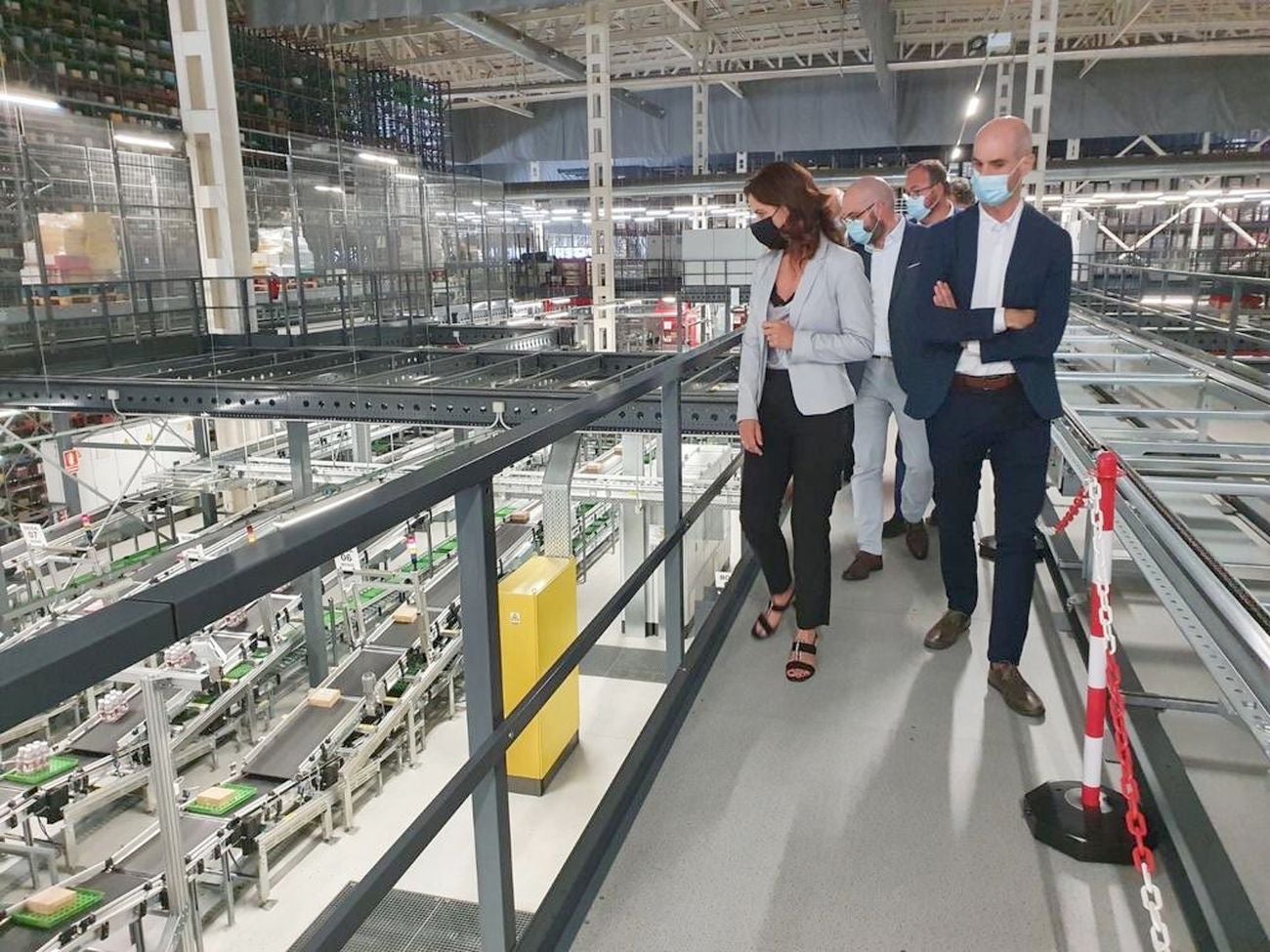 Visita de la consejera de Empleo e Industria, Carlota Amigo al Bloque Logístico de Mercadona en Villadangos del Páramo