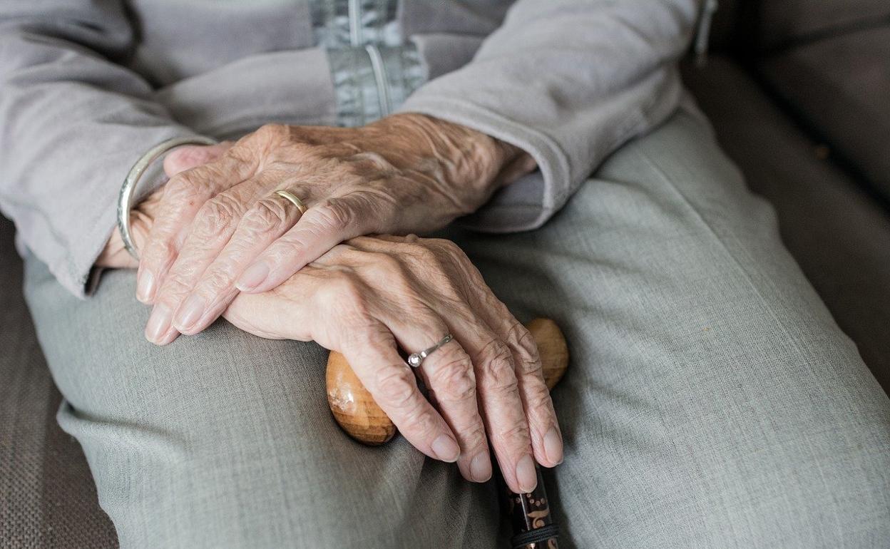 Los ancianos no podrán abandonar sus residencias si hay un foco en el municipio.