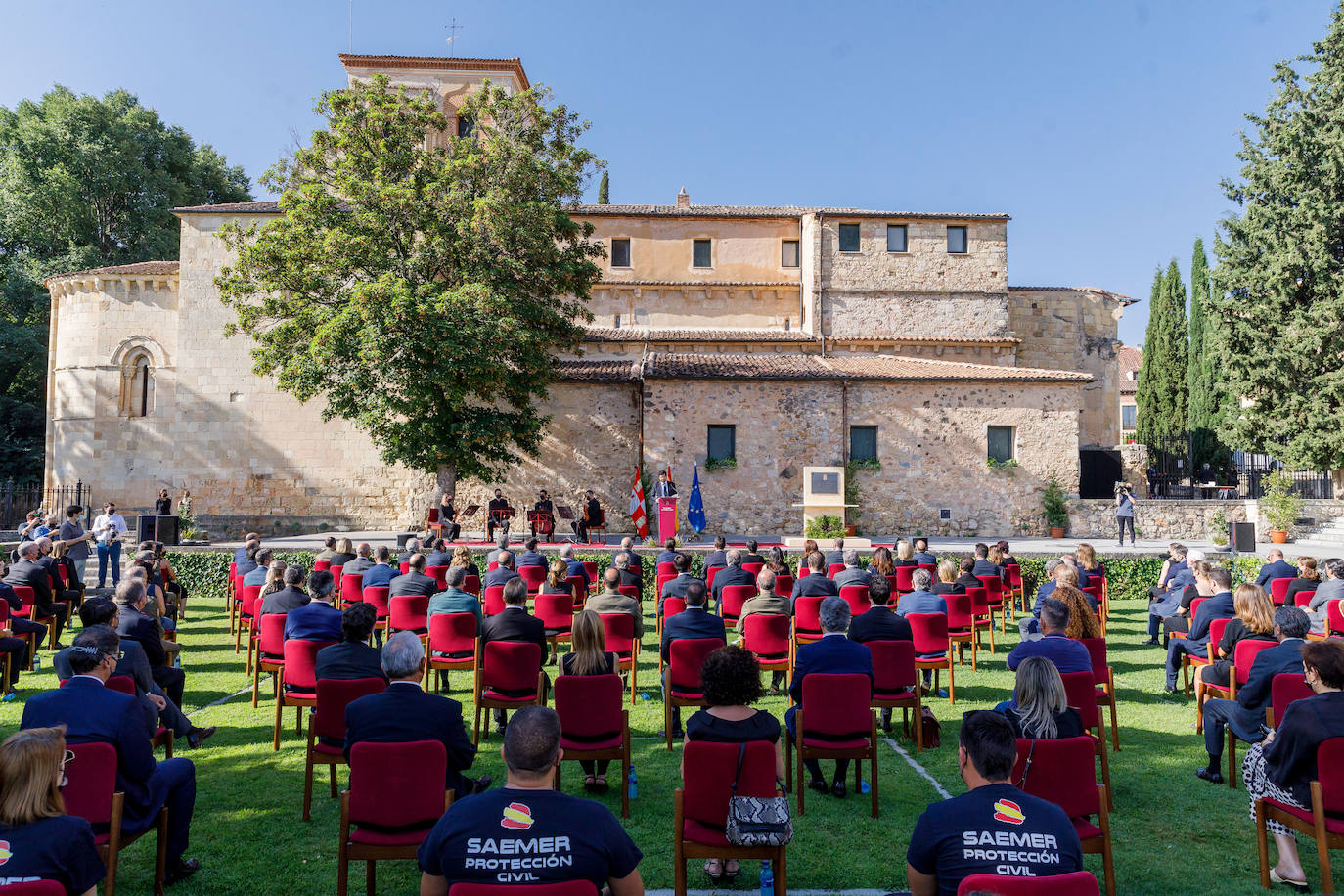 Fotos: Homenaje institucional de la Junta a las víctimas de la covid-19