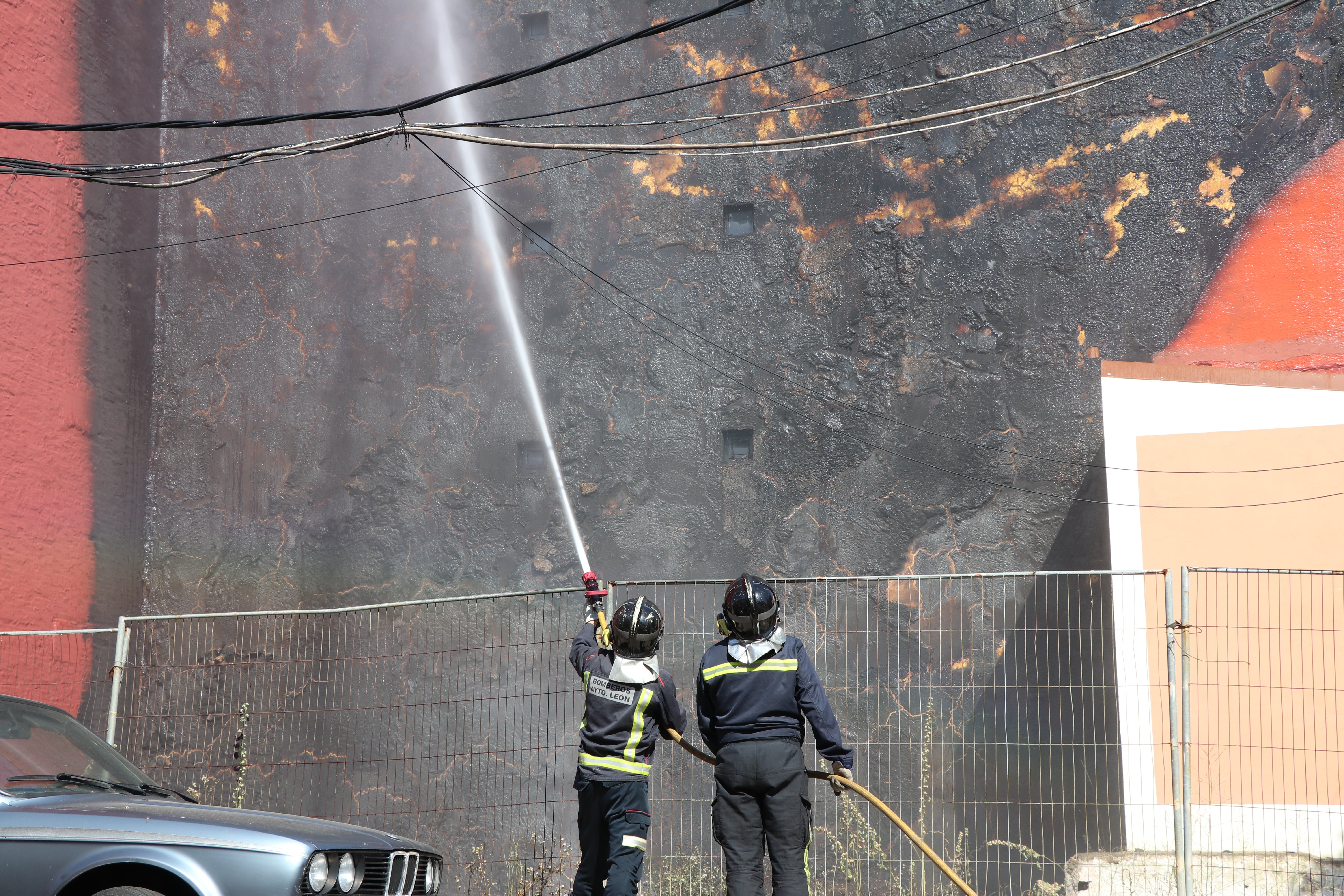 El incendio aparentaba mayor gravedad en los primeros momentos. 