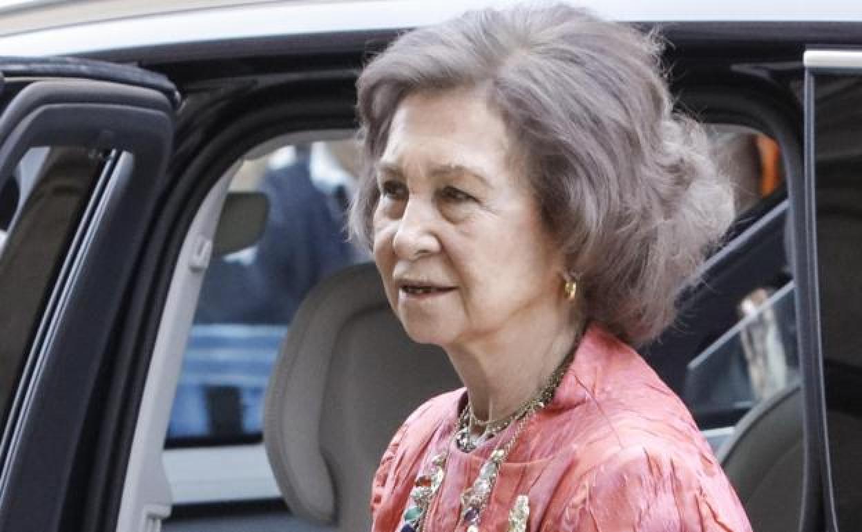 Doña Sofía, en Palma con la infanta Elena