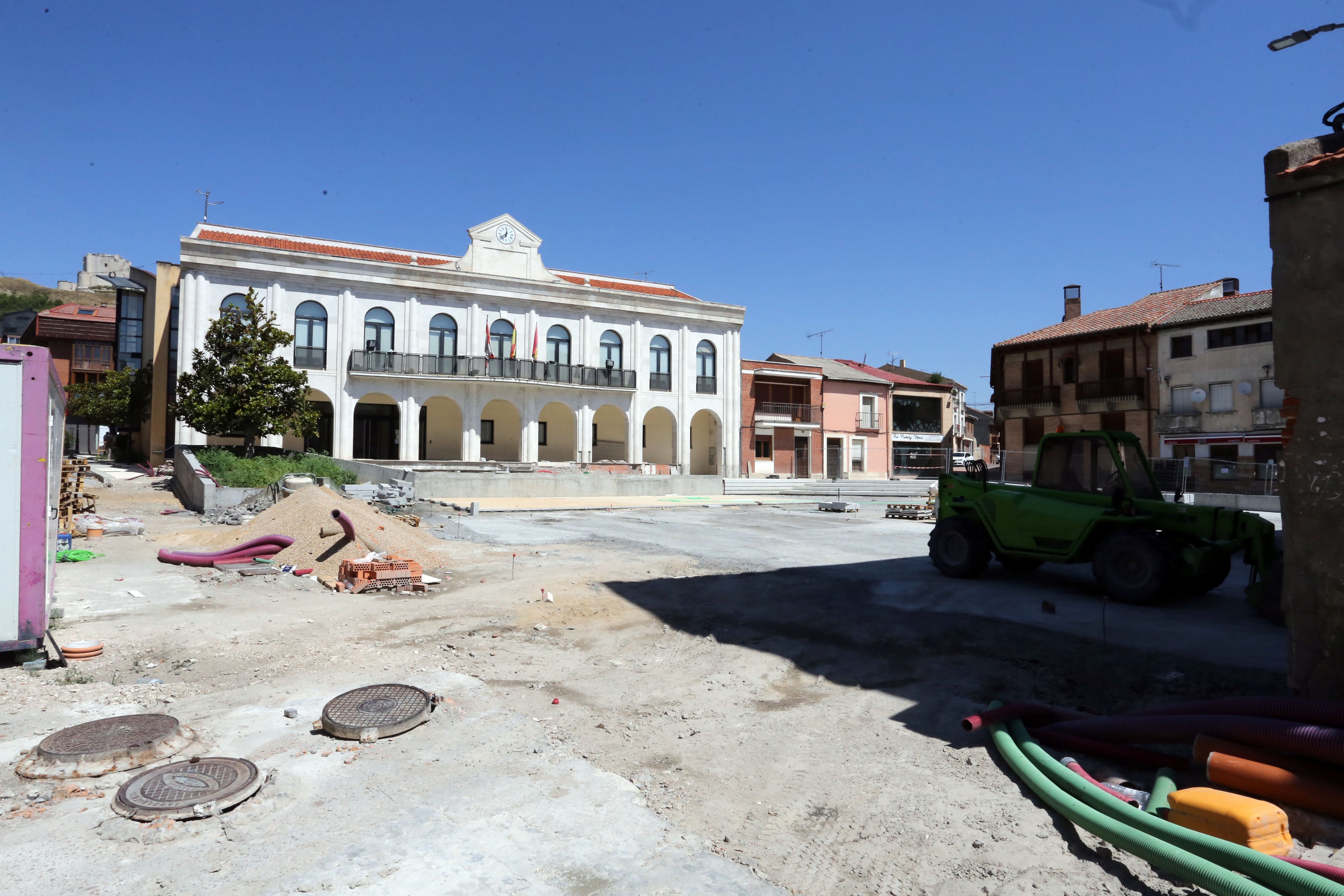 Plaza Mayor y Ayuntamiento de Íscar (Valladolid)