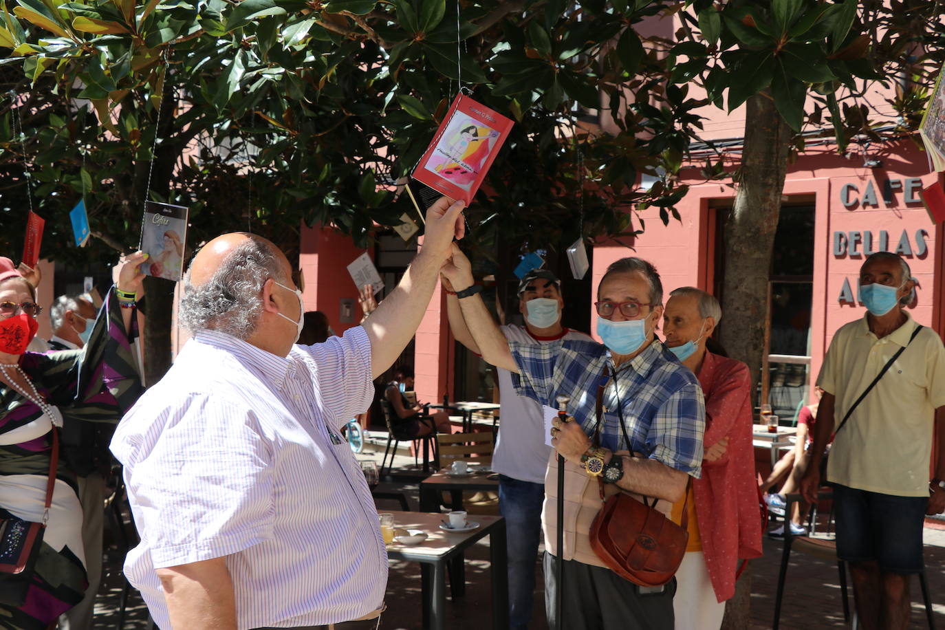 La iniciativa busca fomentar la lectura en papel. 