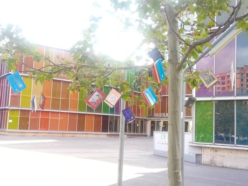 Los libros florecen en el Musac. 