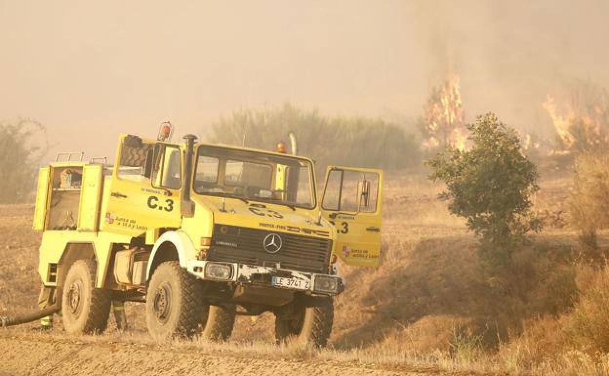 Los servicios de emergencia tuvieron que actuar en tres focos diferentes. 