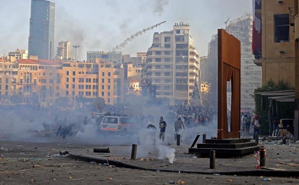 Imagen de los altercados por las calles de Beirut.