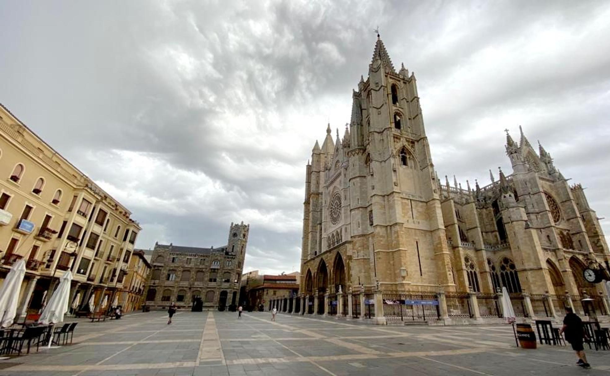 La Catedral de León este martes. 