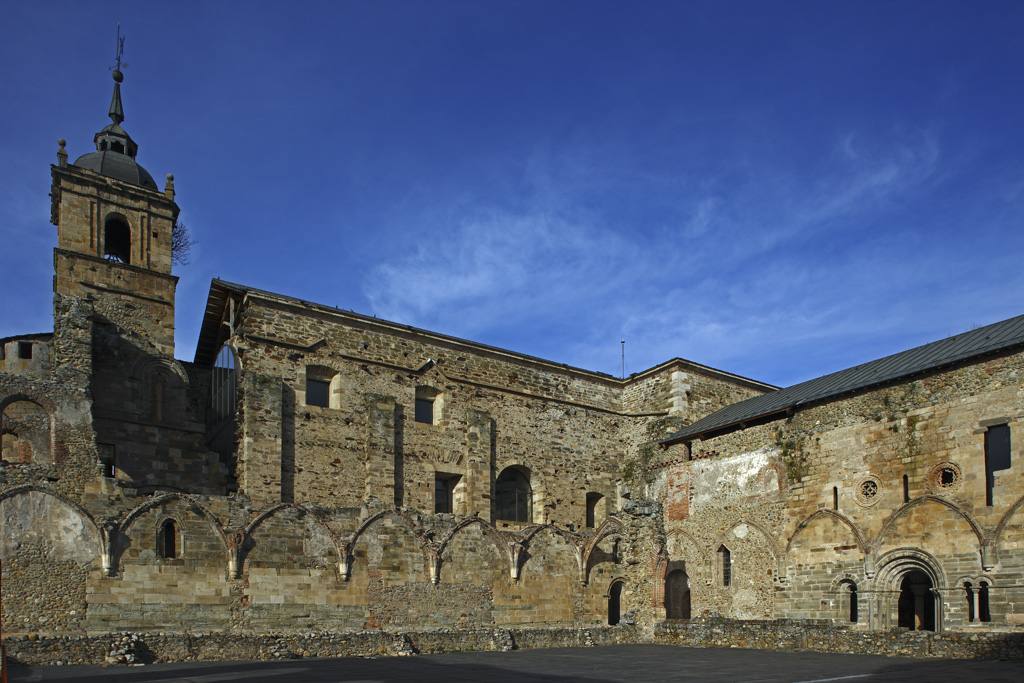 El Consorcio Provincial de Turismo y Leonoticias realizan un recorrido por tierras bercianas para conocer Las Médulas, el monasterio de Carracedo y Villafranca del Bierzo