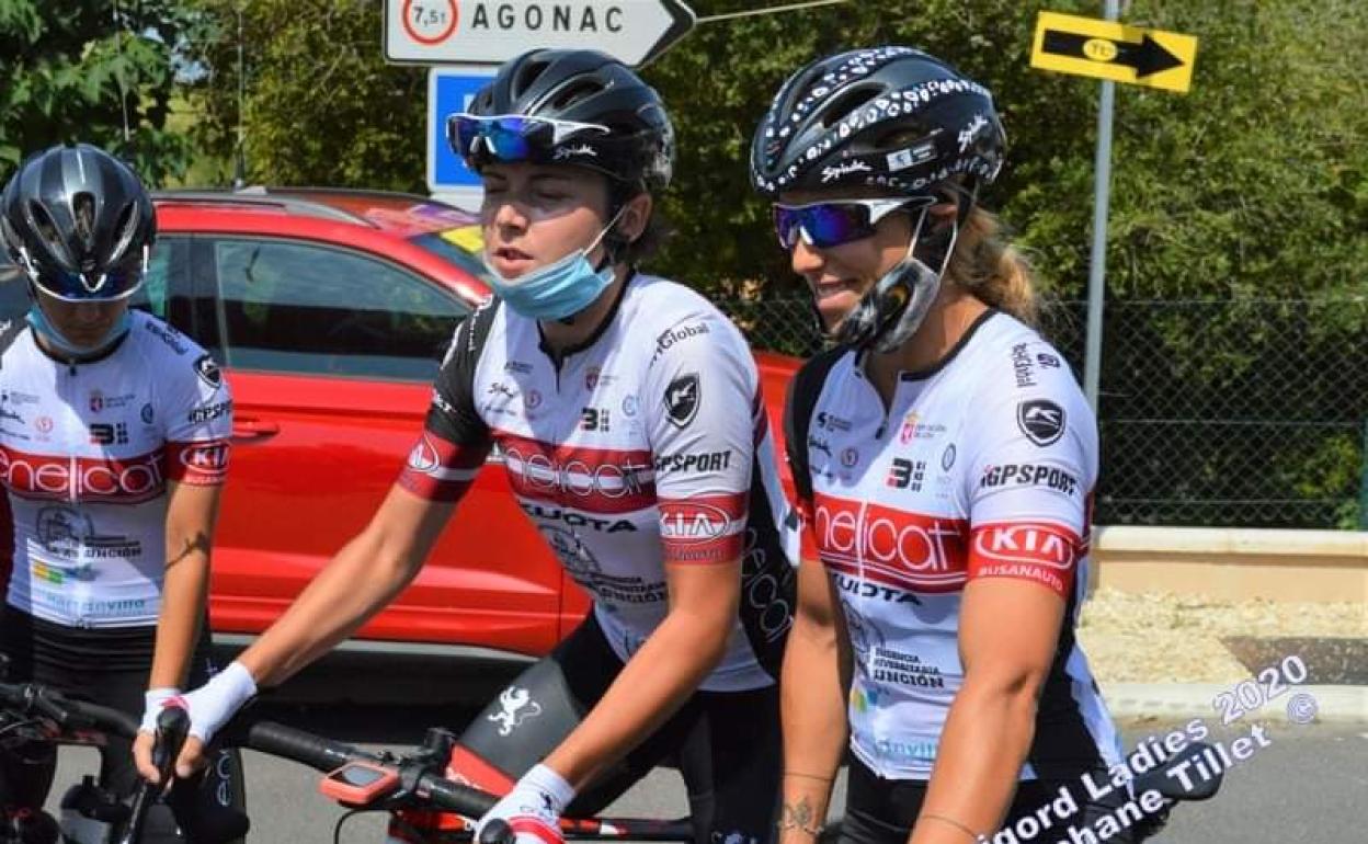 Lija Laizane y Barbara Fassoi, en la salida del Tour de Limousin.