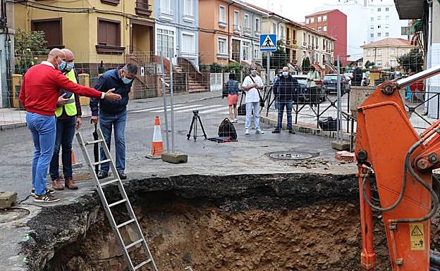 Galería. Visita del alcalde de León a la obra en la red de saneamiento de la ciudad.