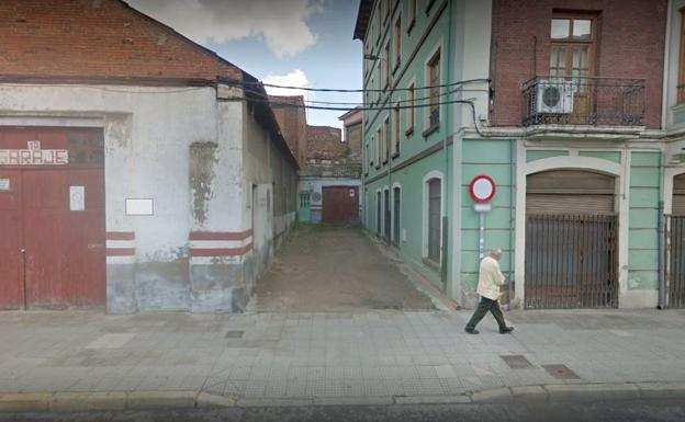 Zona en la que se ubicará la nueva calle peatonal que ganará León tras la intervención en la Era del Moro, con salida a Ramón y Cajal.