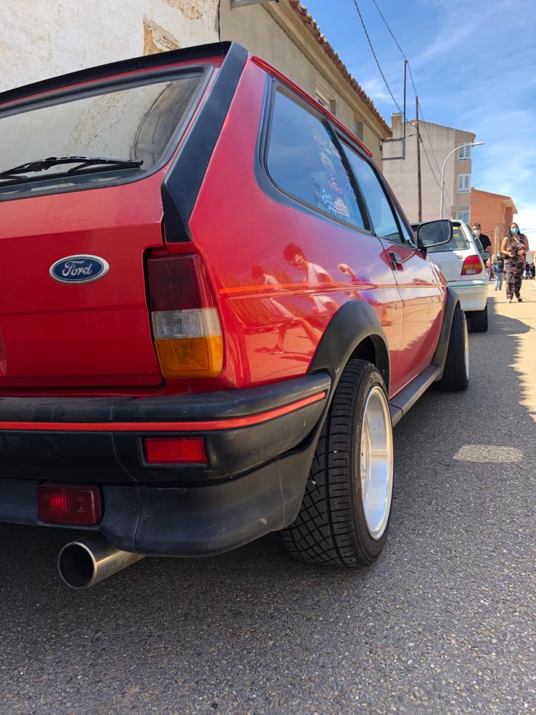 Los coches clásicos reinan en Santa María. 