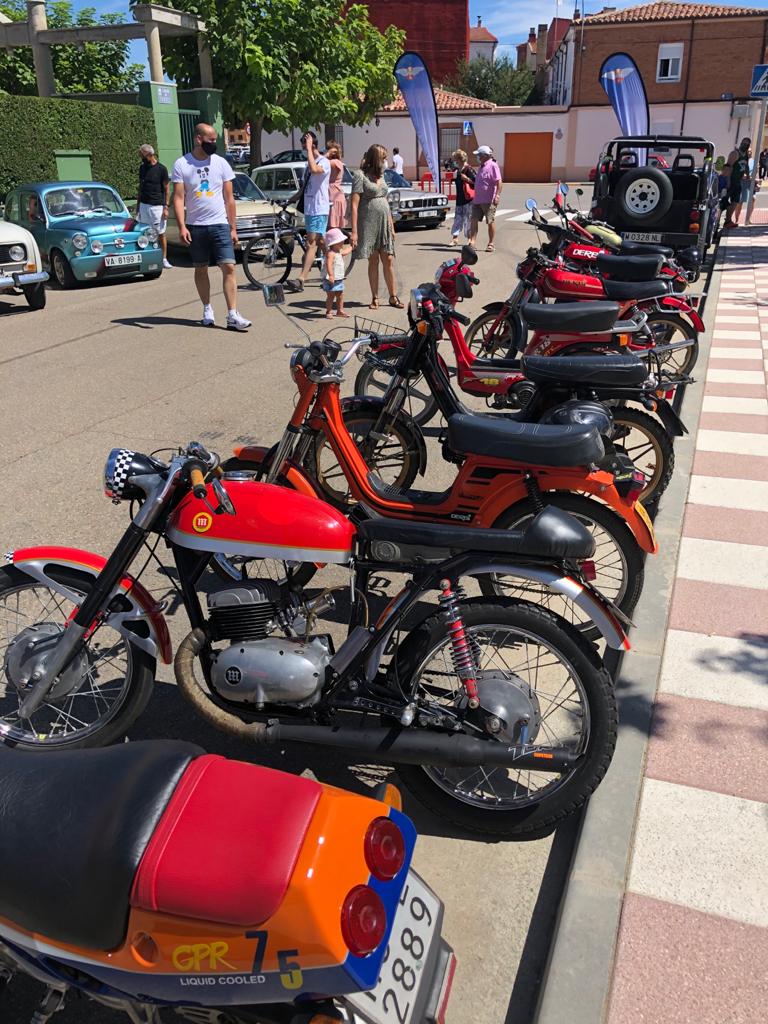 Los coches clásicos reinan en Santa María. 