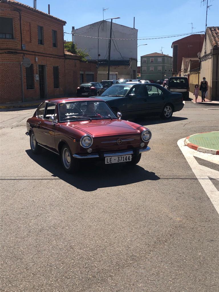 Los coches clásicos reinan en Santa María. 