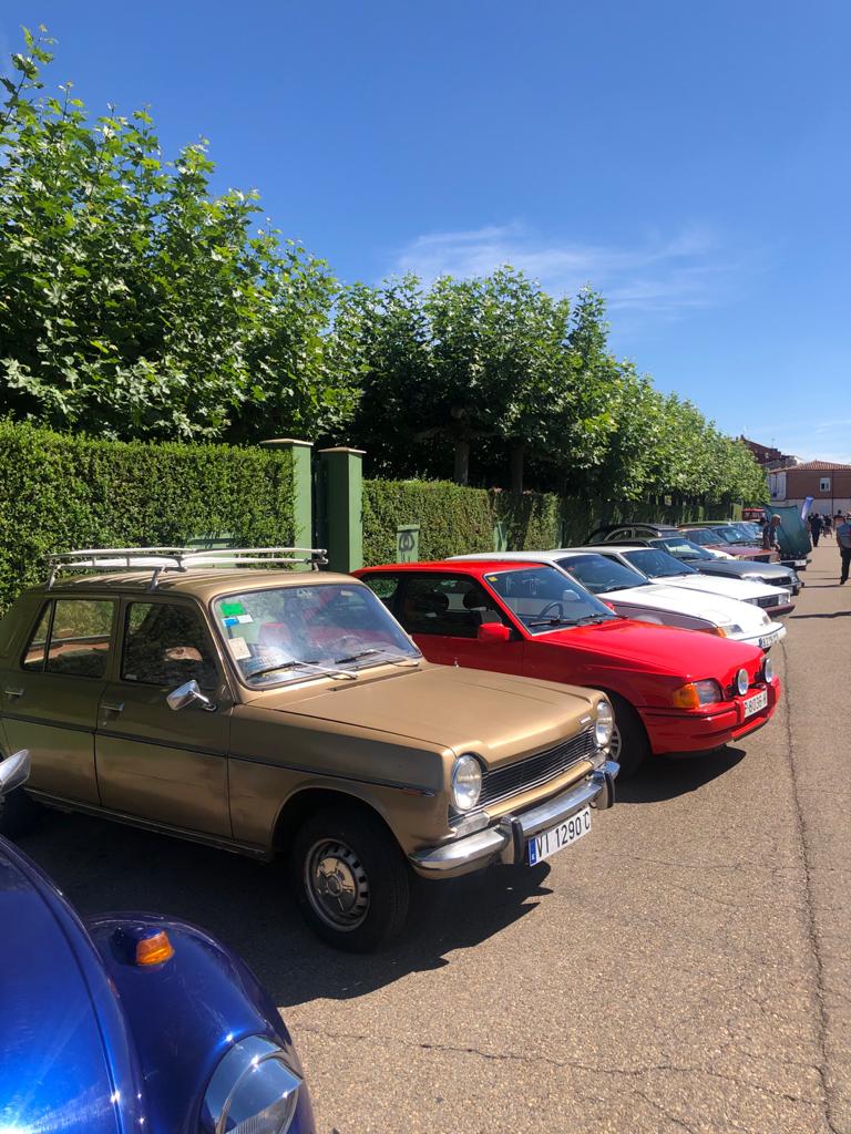 Los coches clásicos reinan en Santa María. 