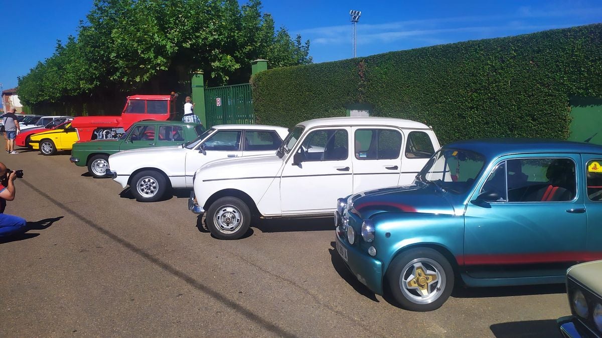 Los coches clásicos reinan en Santa María. 