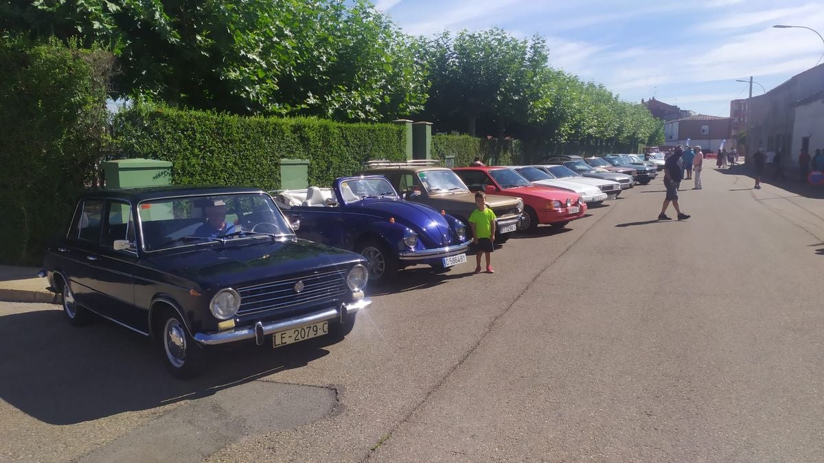 Los coches clásicos reinan en Santa María. 