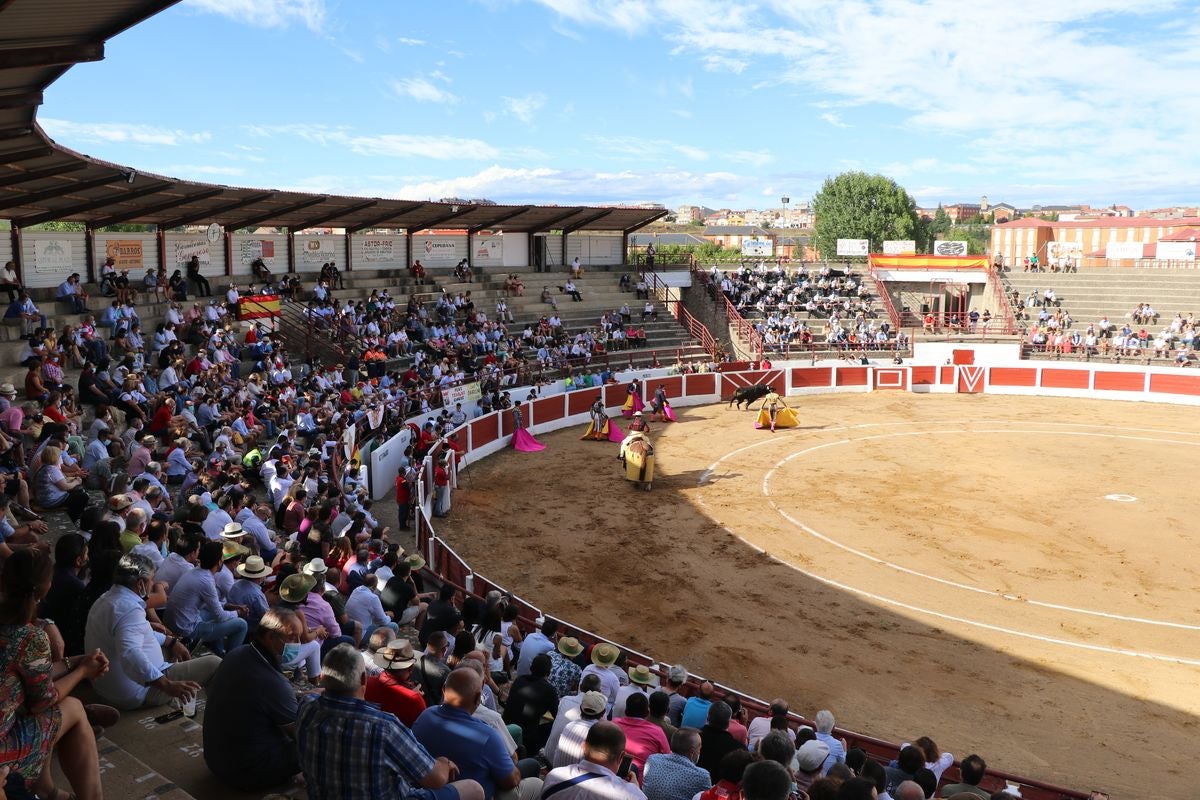 Astorga vive uno de los pocos festejos taurinos de la comunidad.