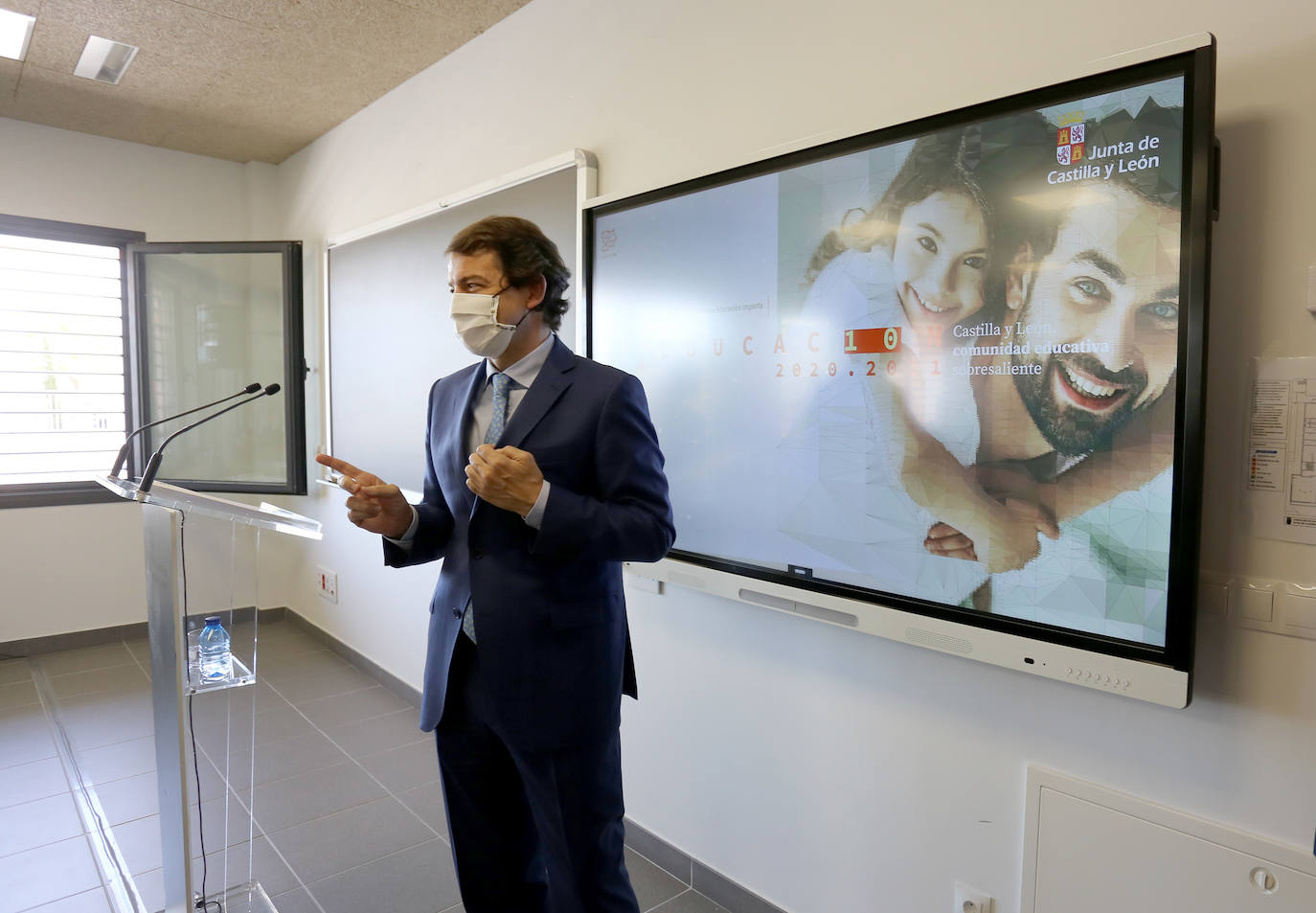 Fotos: Mañueco presenta las nuevas medidas para el inicio del curso escolar