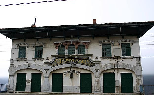 Imagen principal - Silván propone destinar el 1,5% cultural de la variante del AVE al puerto ferroviario histórico de Pajares para evitar su pérdida
