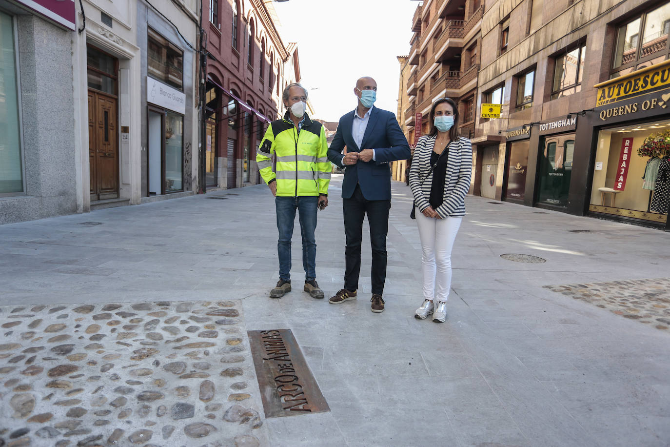El alcalde de León visita las actuaciones en Arco de Ánimas y Legio VII.