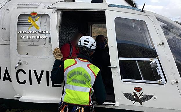 Momento de la llegada del helicóptero.