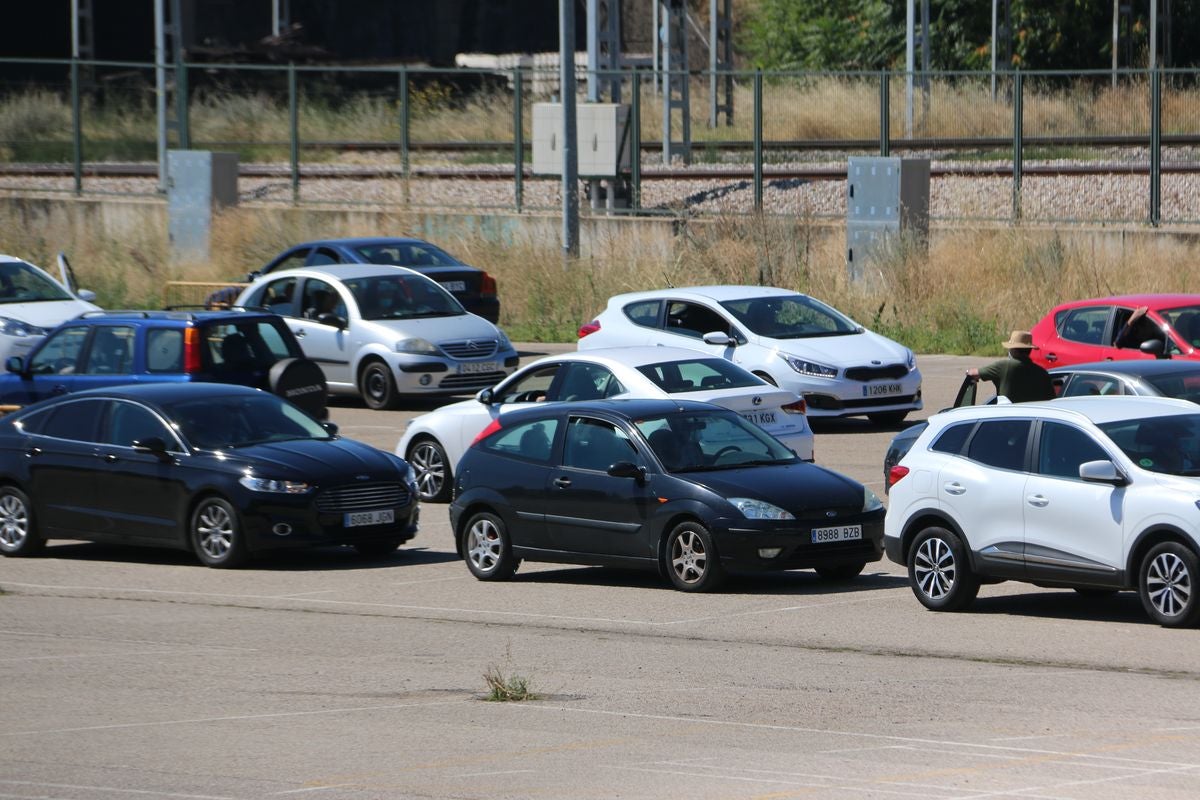 Una cola de tres horas para la prueba PCR en León
