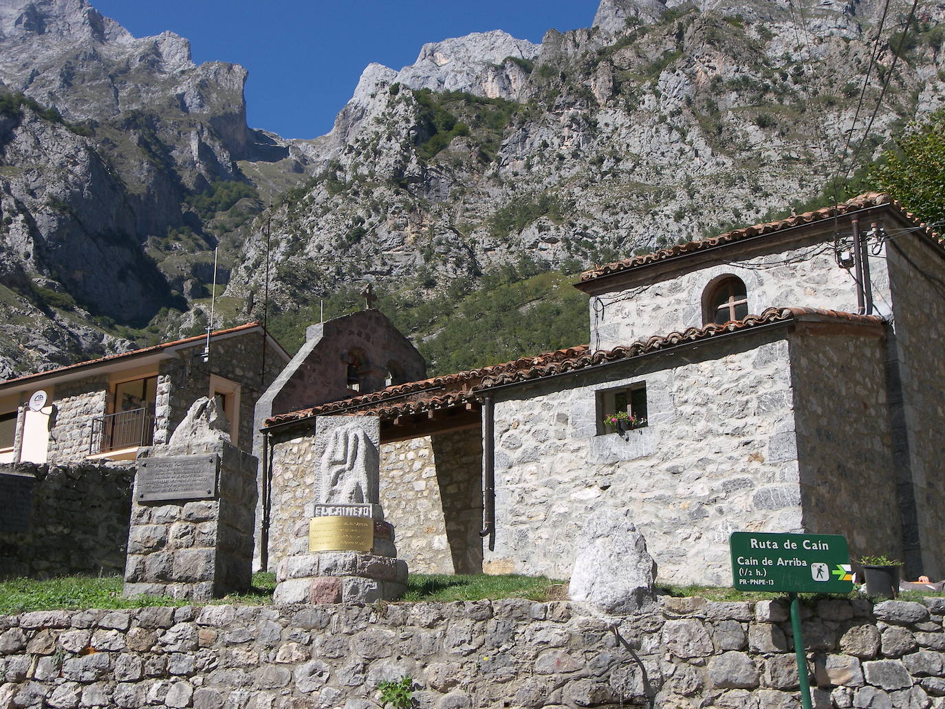 El Consorcio Provincial de Turismo y Leonoticias realizan un recorrido entre los municipios de Sajambre y Valdeón para descubri una de las joyas de la provincia a través de sus paisajes espectaculares y su arquitectura tradicional