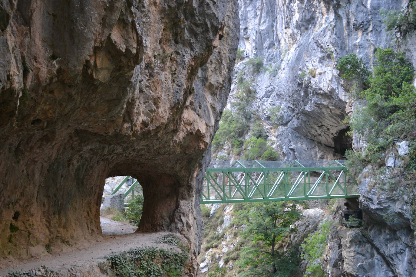 El Consorcio Provincial de Turismo y Leonoticias realizan un recorrido entre los municipios de Sajambre y Valdeón para descubri una de las joyas de la provincia a través de sus paisajes espectaculares y su arquitectura tradicional