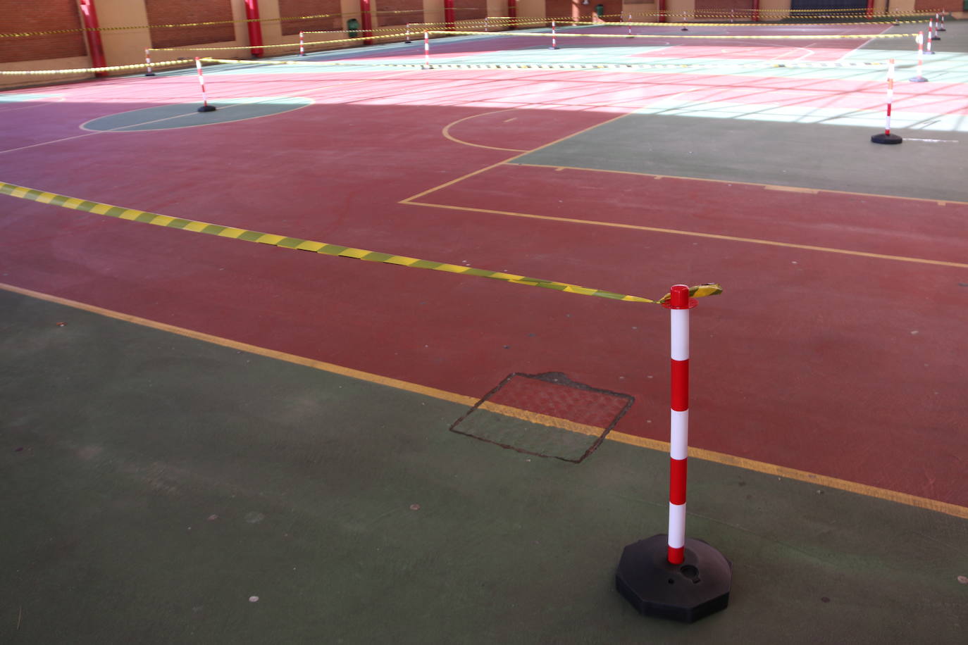 El centro educativo se prepara para que los más pequeños regresen al aula entre medidas de seguridad.