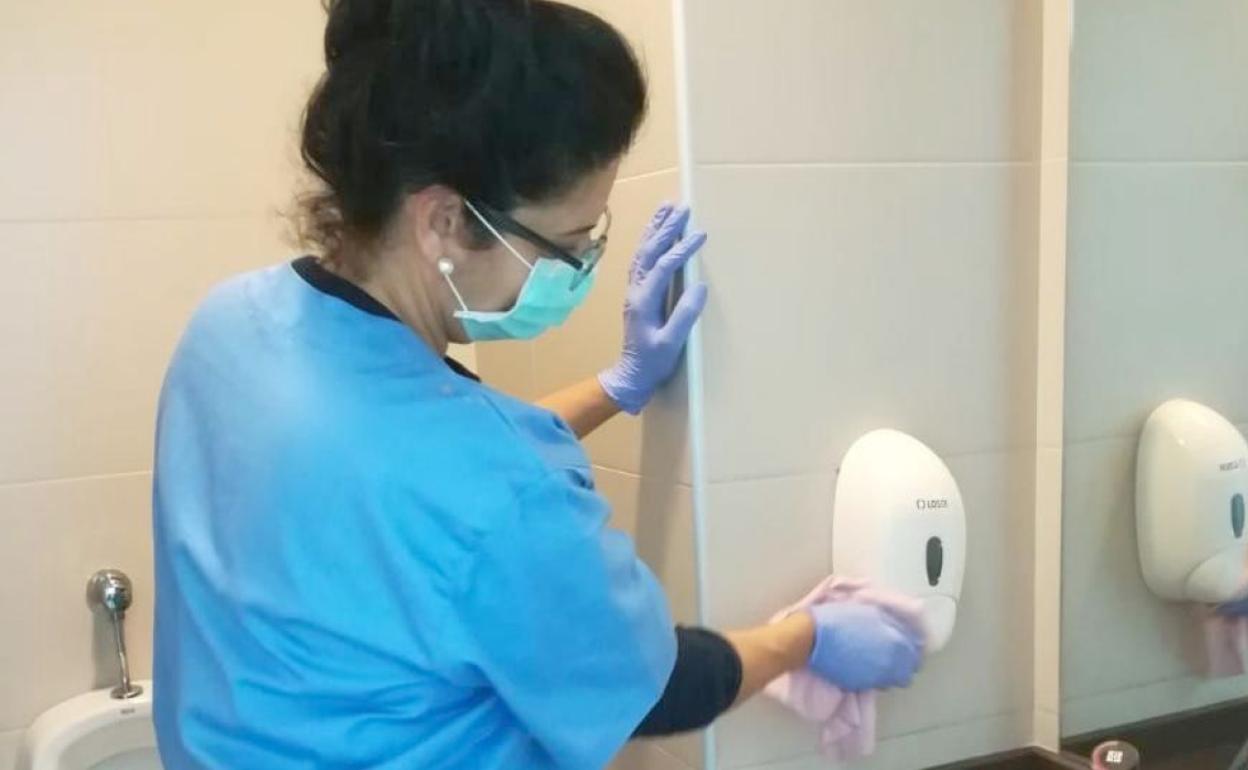 La limpieza en los centros docentes será clave en el nuevo curso.