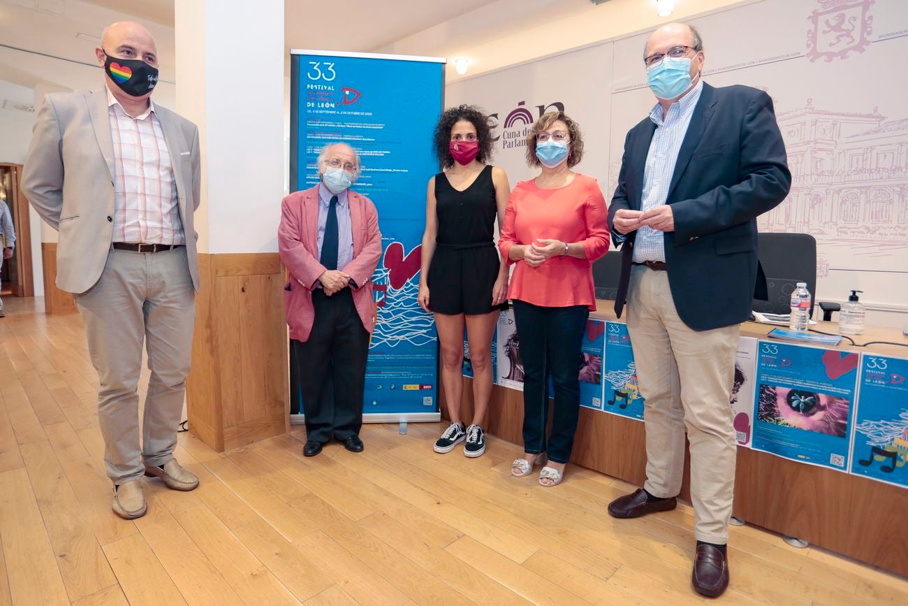 Presentación del Festival de Música Española de León y el disco 'María de Pablos: las obras orquestales'. En la presentación la directora del coro CantArte, Judit Martínez; la concejala de Acción y Promoción Cultural, Evelia Fernández; el director general de Políticas Culturales, José Ramón González y el director del festival de la Orquesta Ibérica, Miguel Fernández Llamazares.