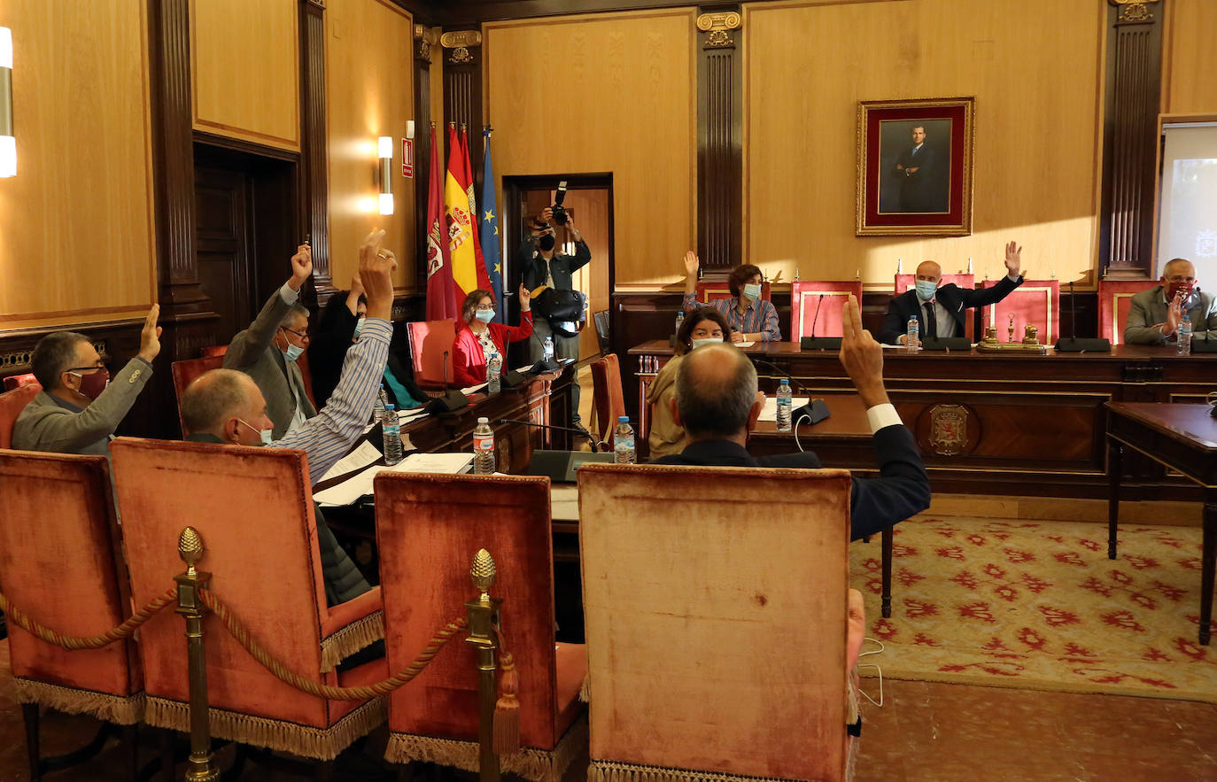 Fotos: Pleno extraordinario del Ayuntamiento de León