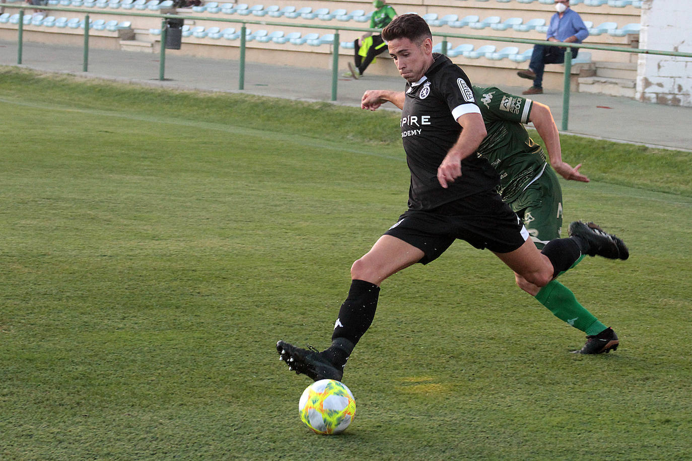 Ambos equipos igualan en su primer partido de pretemporada.