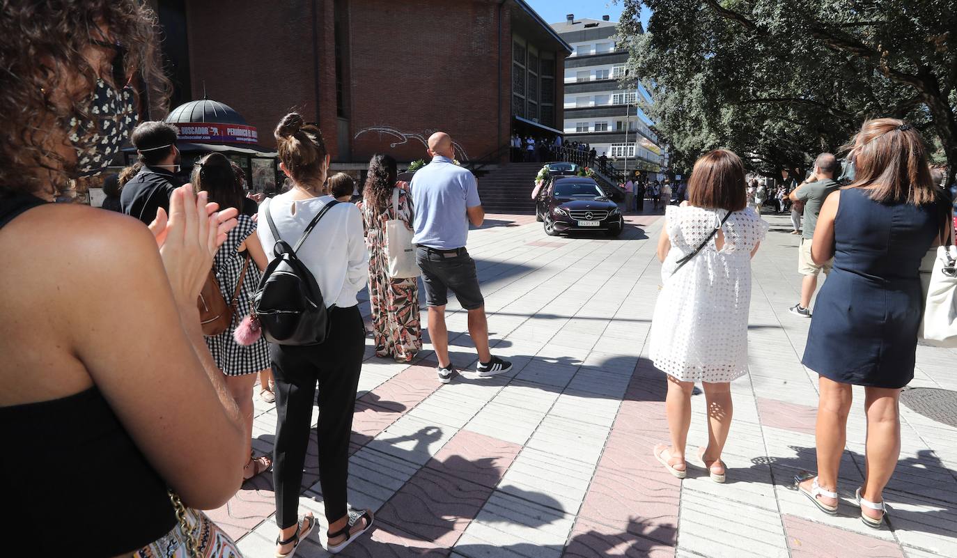 Ponferrada despide a la enfermera del hospital del Bierzo, Belén Mato, fallecida a causa del Covid-19.