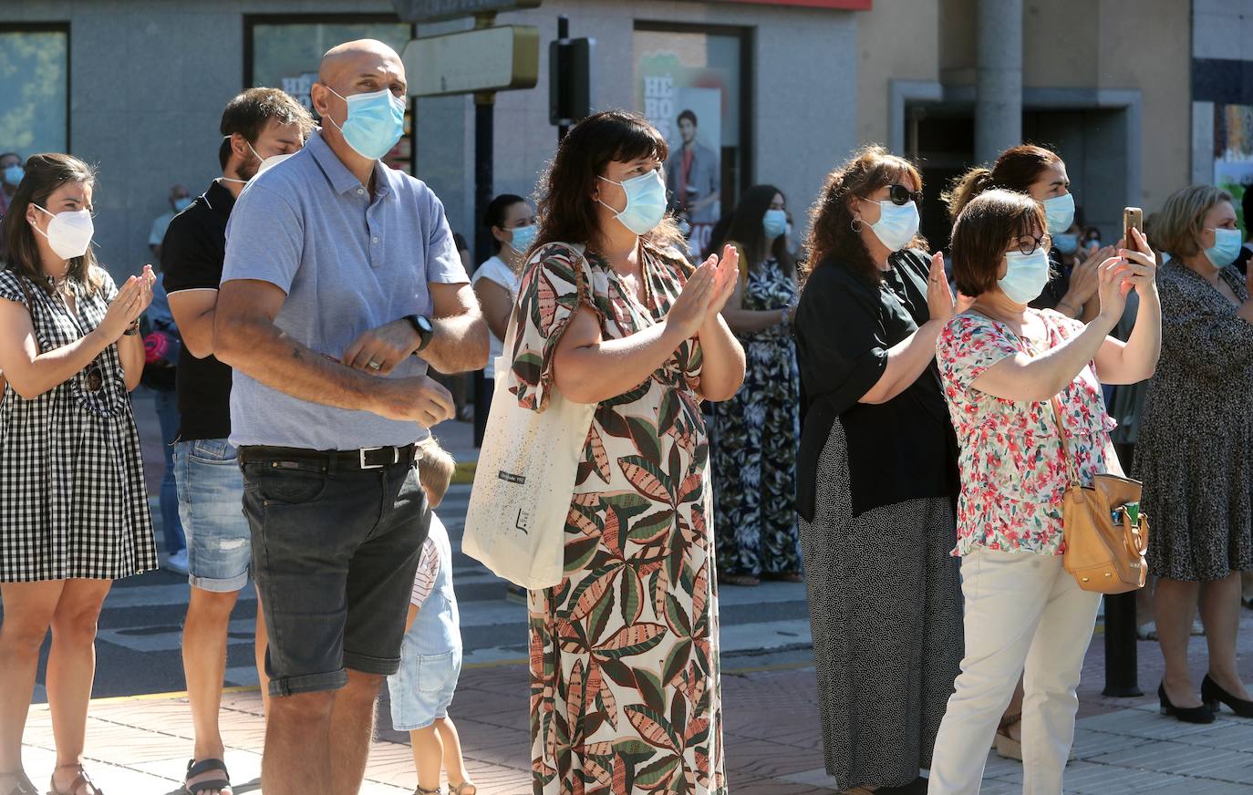 Ponferrada despide a la enfermera del hospital del Bierzo, Belén Mato, fallecida a causa del Covid-19.
