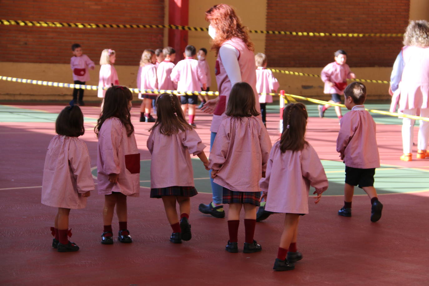 Los pequeños de Infantil y Primaria han regresado a las clases en el curso más atípico.