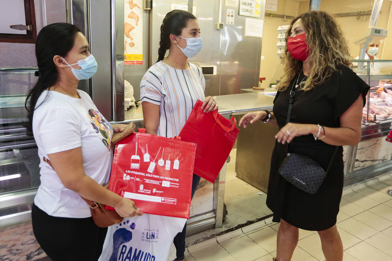 Cruz Roja y la Asociación de Comerciantes colaboran para concienciar a la sociedad
