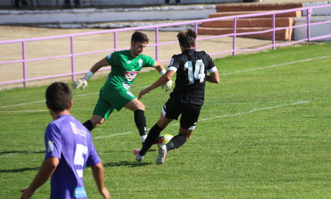 El encuentro amistoso entre los capitalinos y los bañezanos se ha saldado con un 0-5.