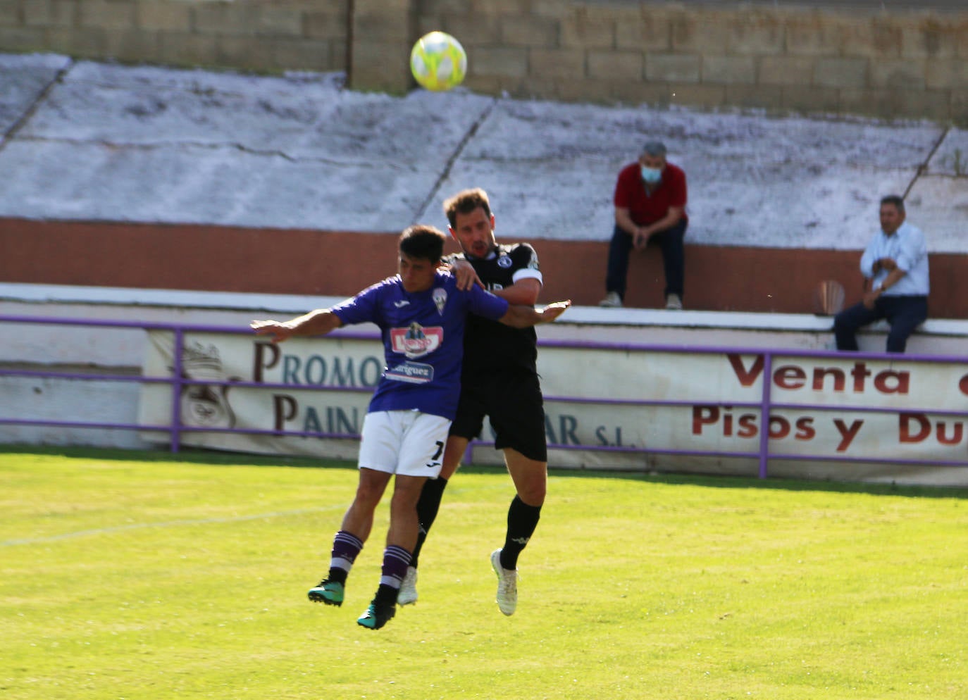 El encuentro amistoso entre los capitalinos y los bañezanos se ha saldado con un 0-5.