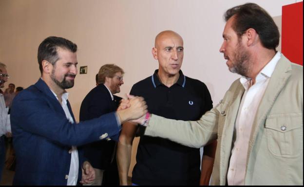 Luis Tudanca, José Antonio Diez y Óscar Puente, en un acto en León.