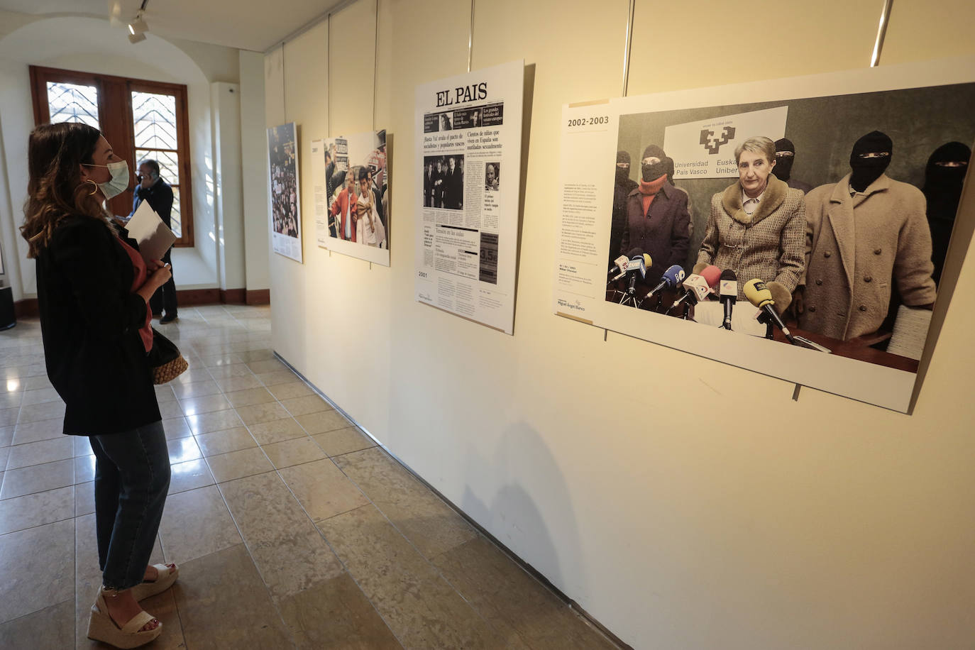 El Museo Casa Botines acoge una muestra sobre la historia del terrorismo de ETA y la repulsa ciudadana. 