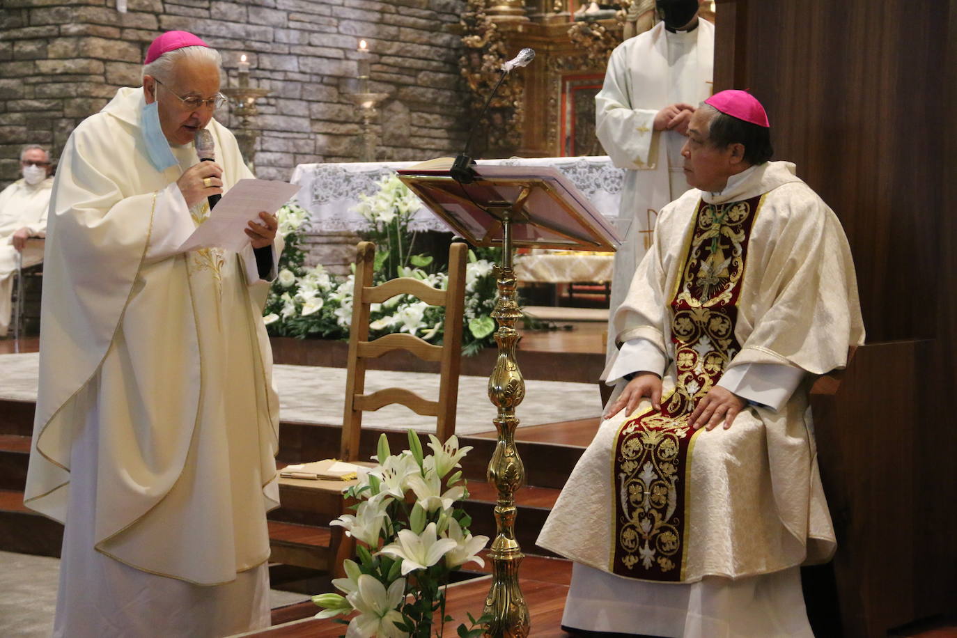 La Virgen del Camino recibe honores bajo estrictas medidas sanitarias.