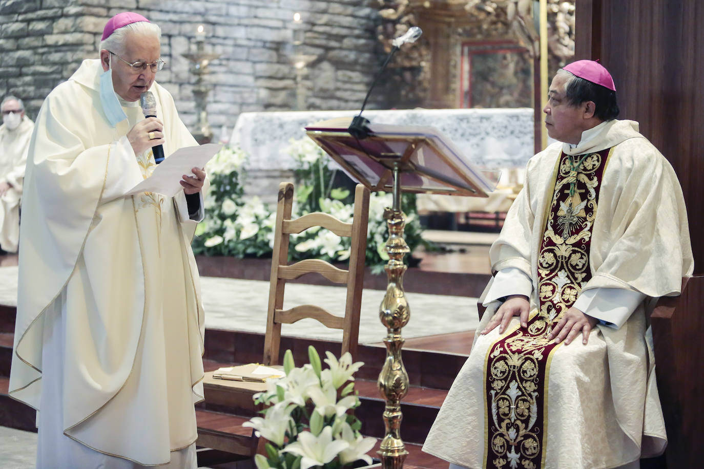 La Virgen del Camino recibe honores bajo estrictas medidas sanitarias.