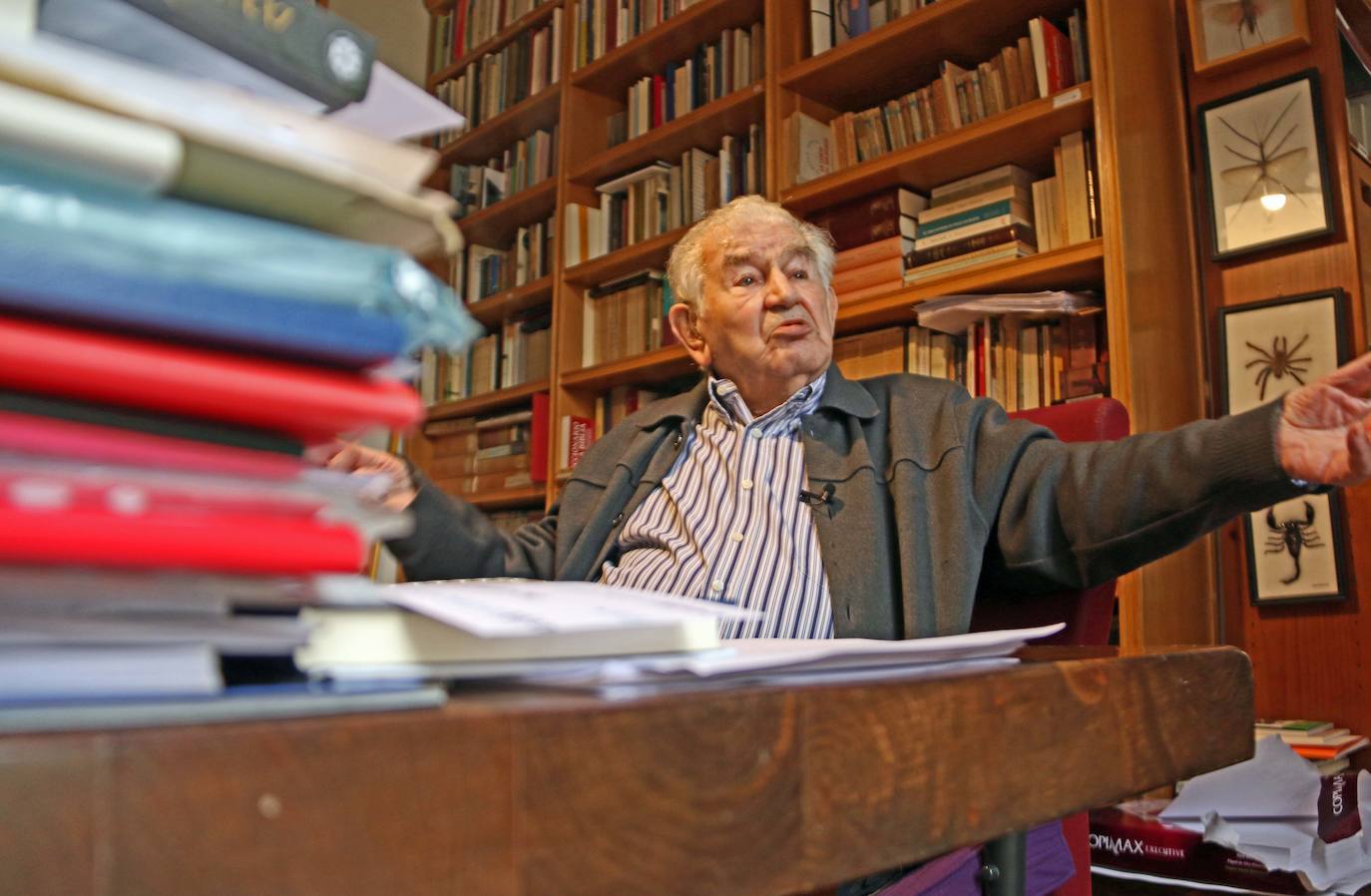 El escritor leonés Antonio Gamoneda en su casa, antes de la llegada de la pandemia.