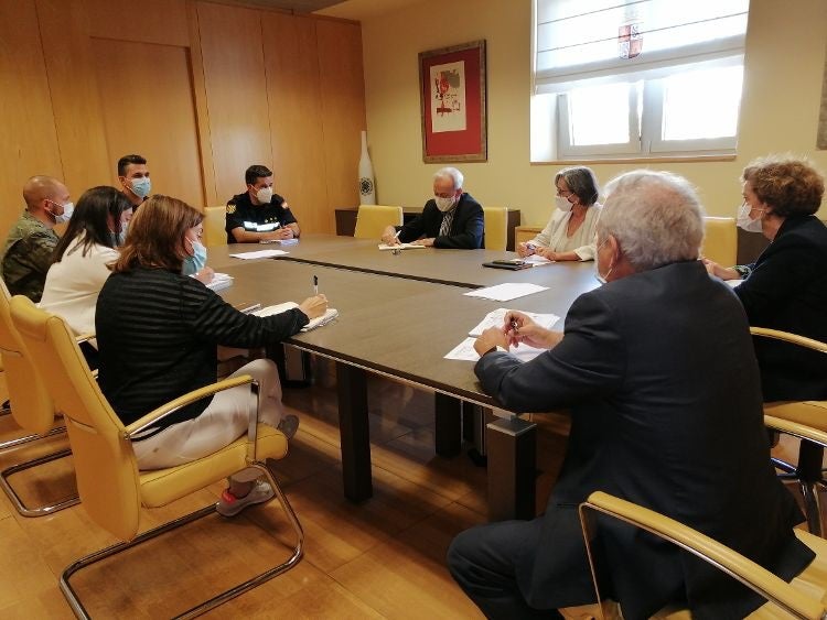 Fotos: Reunión entre Sanidad, Ejército y la UME