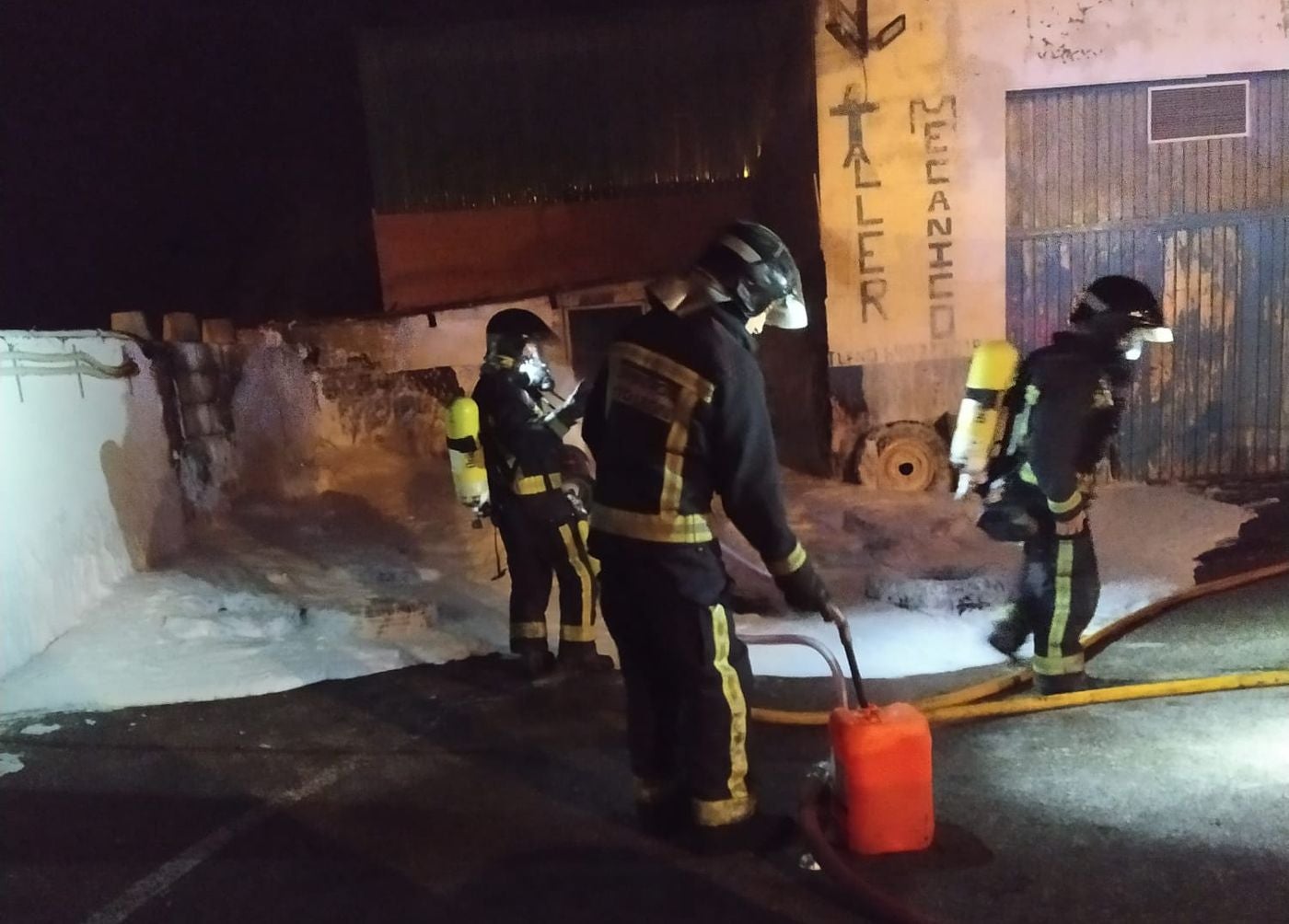 Identificado un hombre tras prender fuego de forma intencionada a la gasolinera de Boñar.